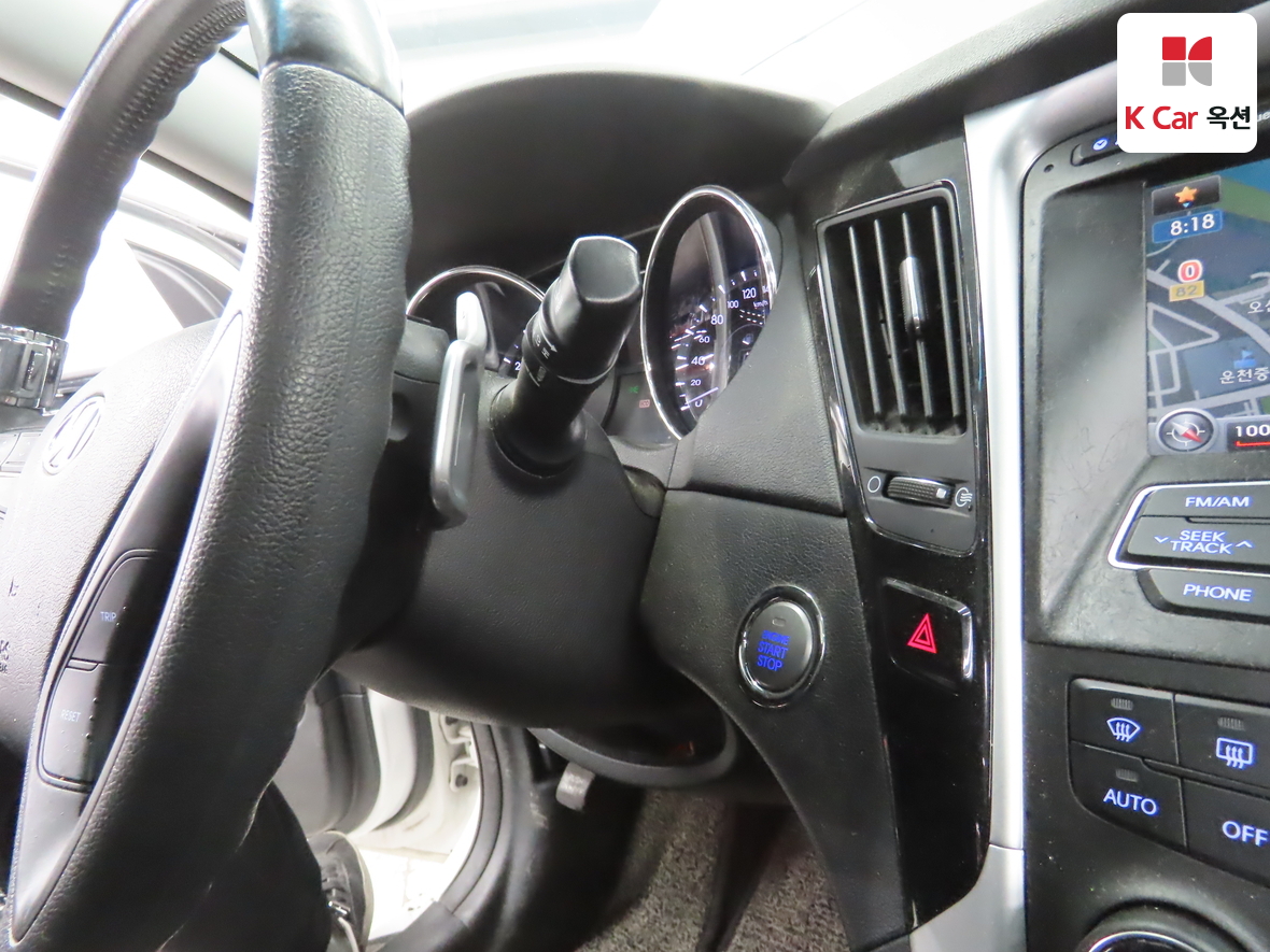 Hyundai Sonata 2010 - Image 11