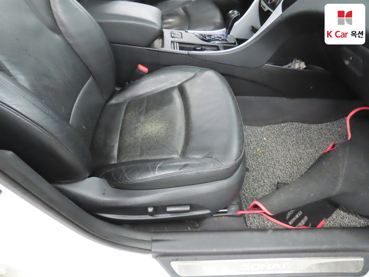 Hyundai Sonata 2010 - Image 31