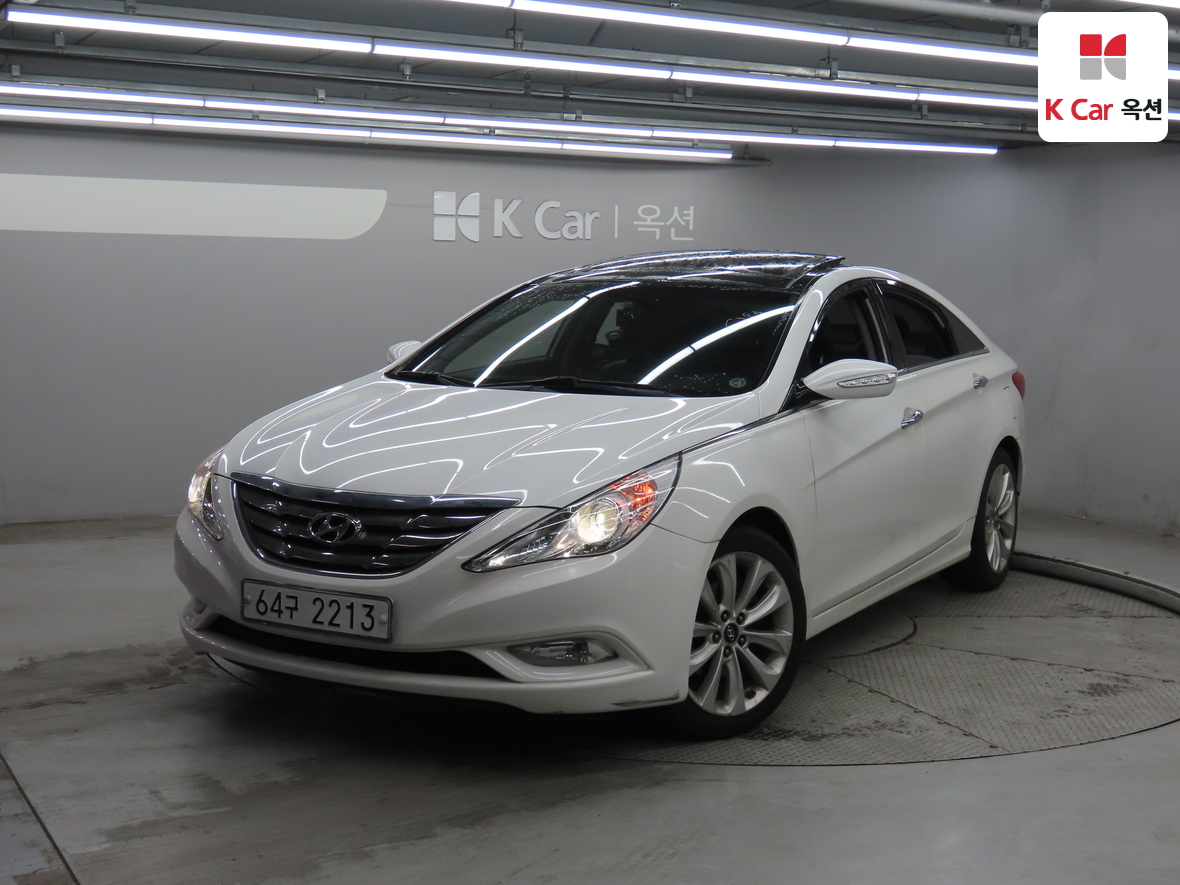 Hyundai Sonata 2010 - Image 1