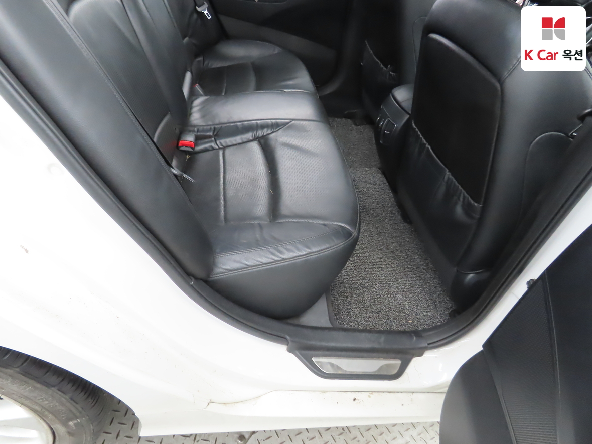 Hyundai Sonata 2010 - Image 29