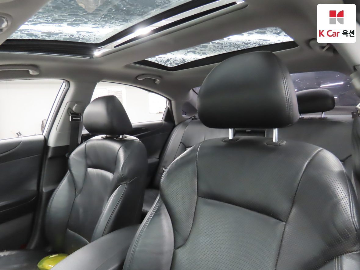 Hyundai Sonata 2010 - Image 19