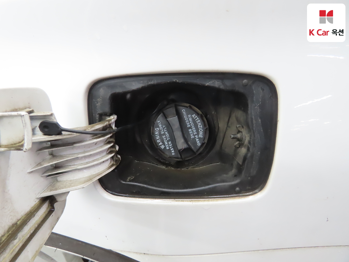 Hyundai Sonata 2010 - Image 26