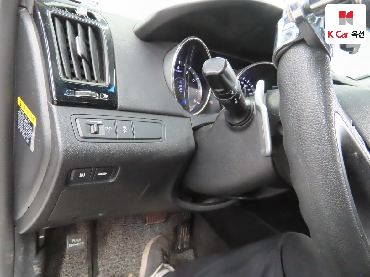 Hyundai Sonata 2010 - Image 9