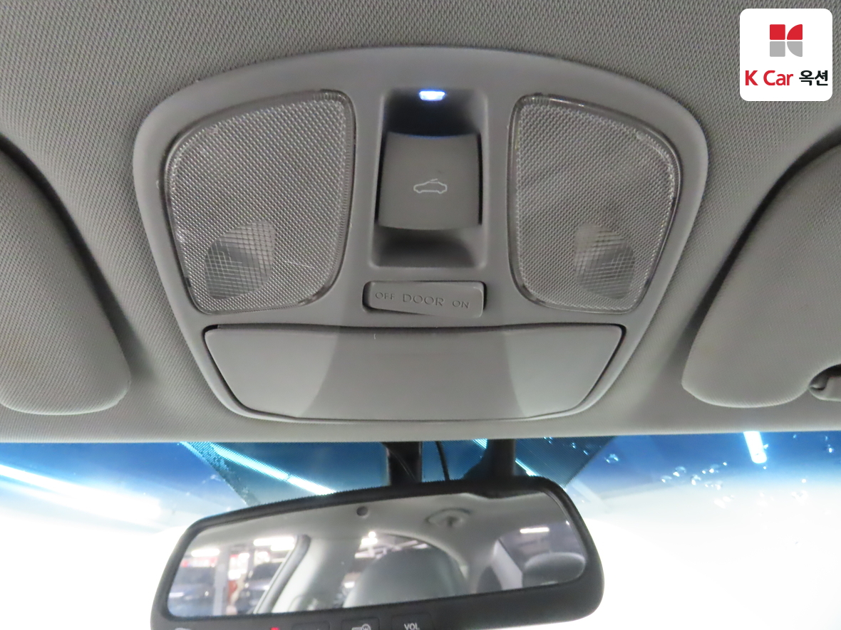 Hyundai Sonata 2010 - Image 12