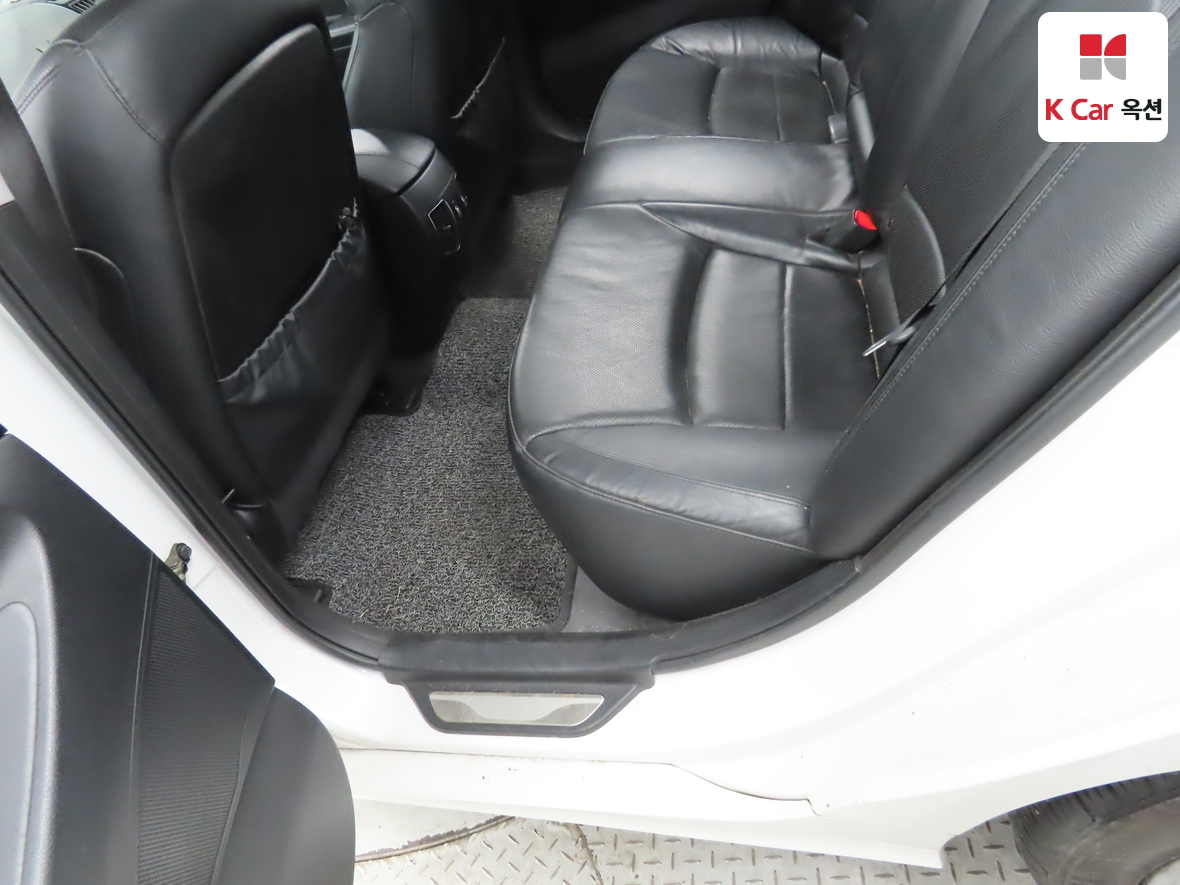 Hyundai Sonata 2010 - Image 25