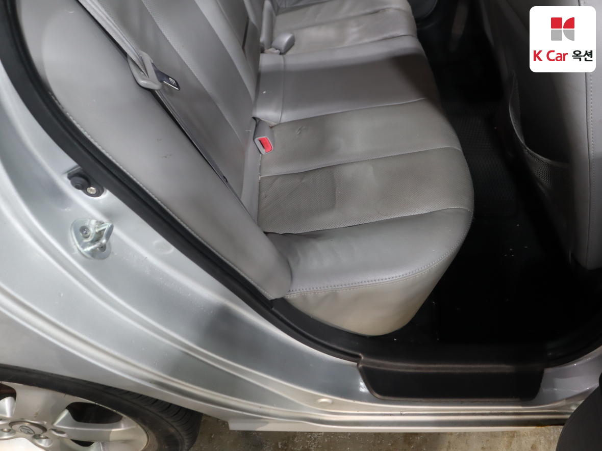 Hyundai Elantra 2008 - Image 30