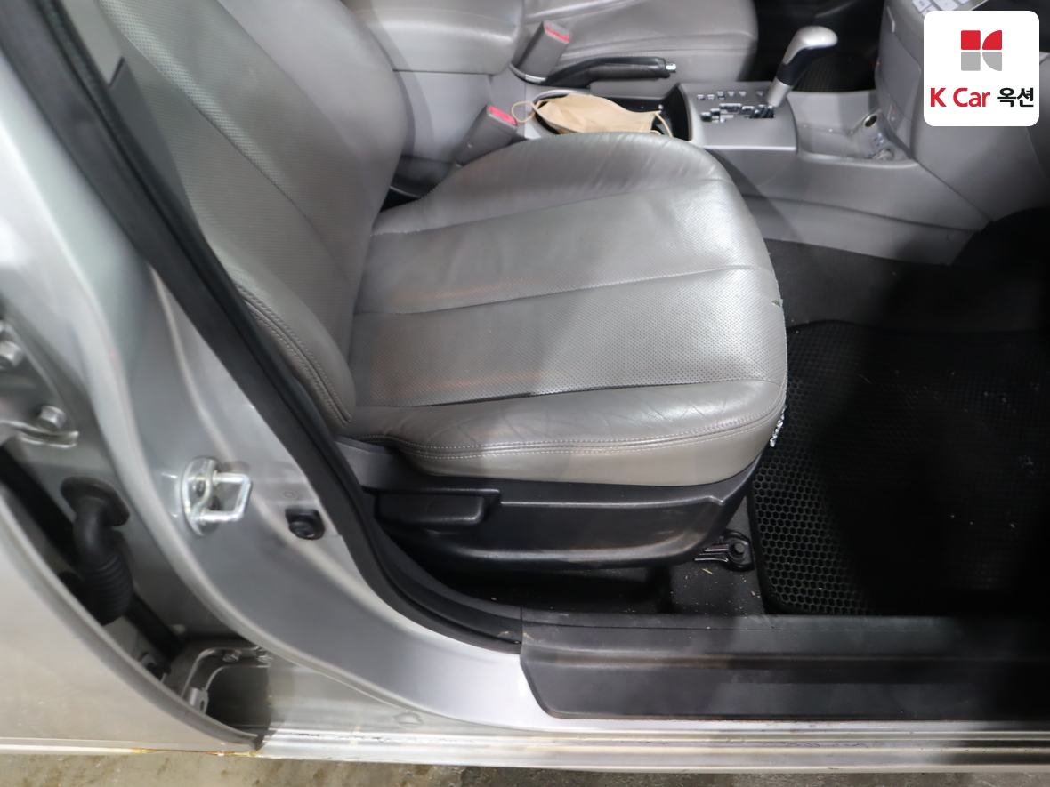 Hyundai Elantra 2008 - Image 32