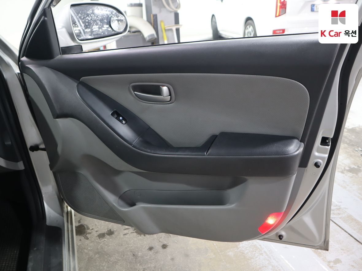 Hyundai Elantra 2008 - Image 31