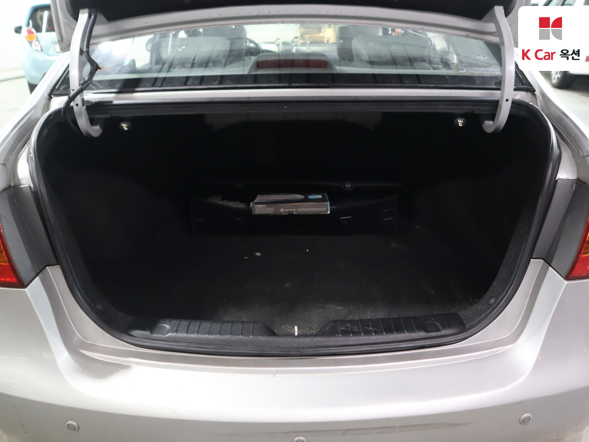 Hyundai Elantra 2008 - Image 28