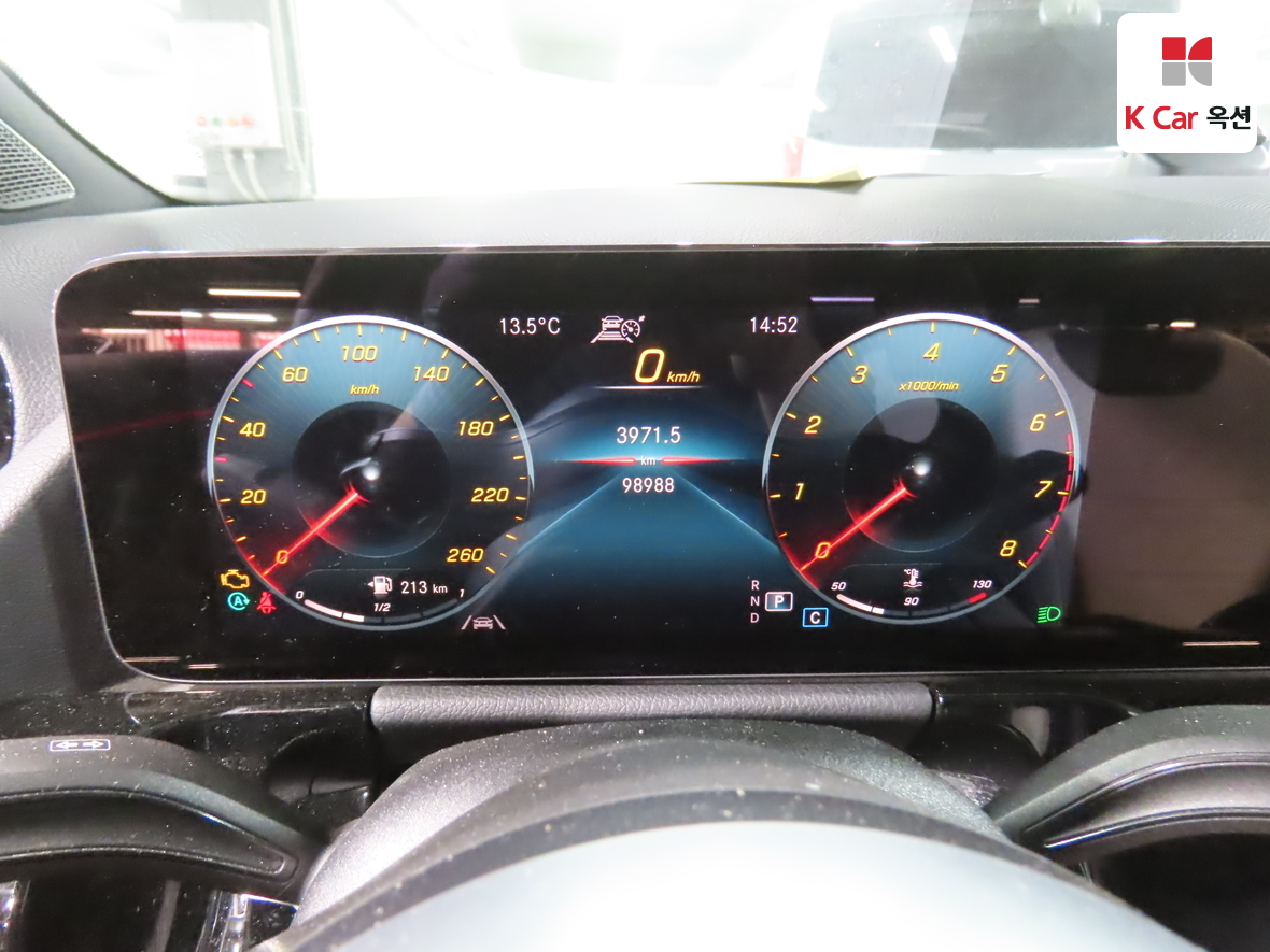 Mercedes-Benz GLA-Class 2021 - Image 5