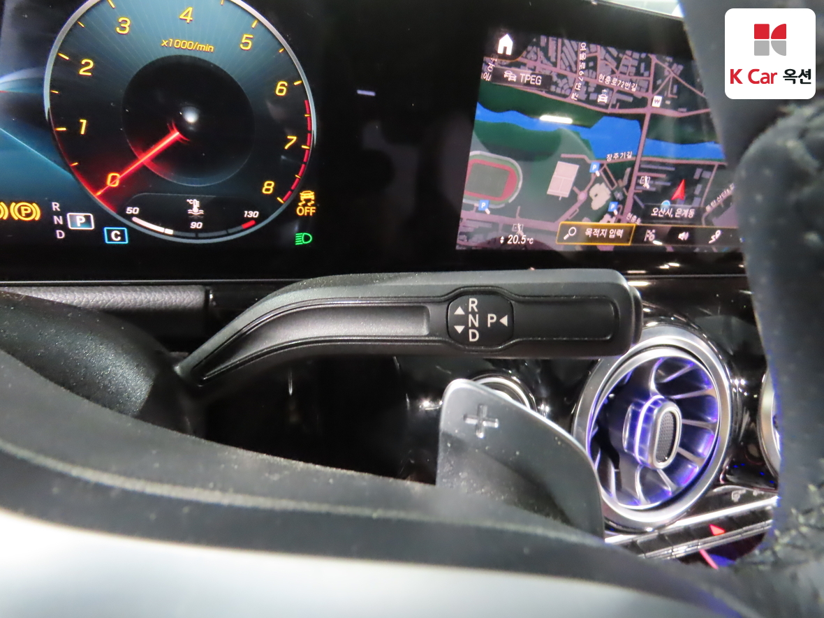 Mercedes-Benz GLA-Class 2021 - Image 17