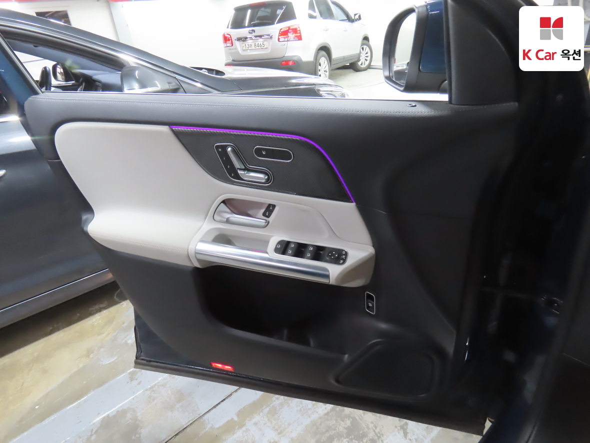 Mercedes-Benz GLA-Class 2021 - Image 8