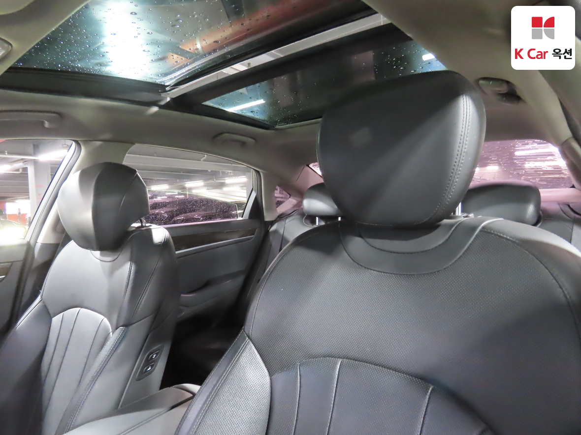 Genesis G80 2018 - Image 19