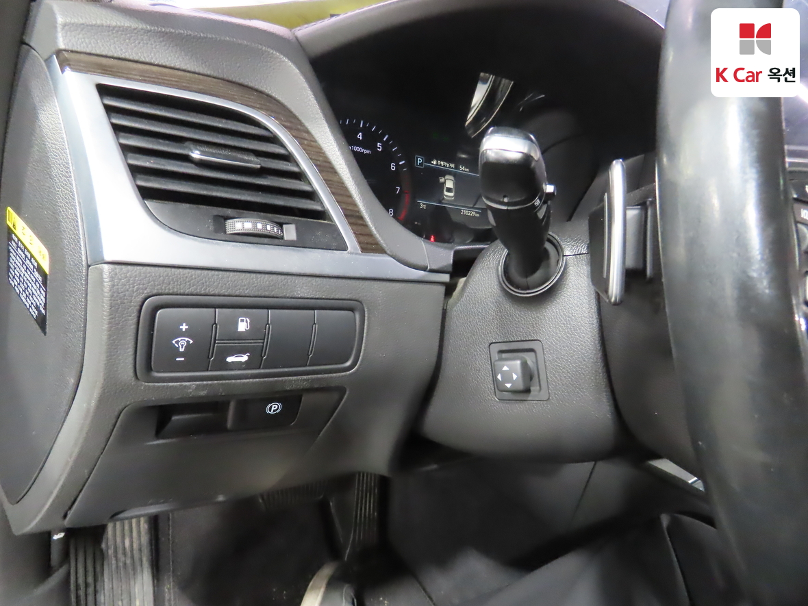 Genesis G80 2018 - Image 9