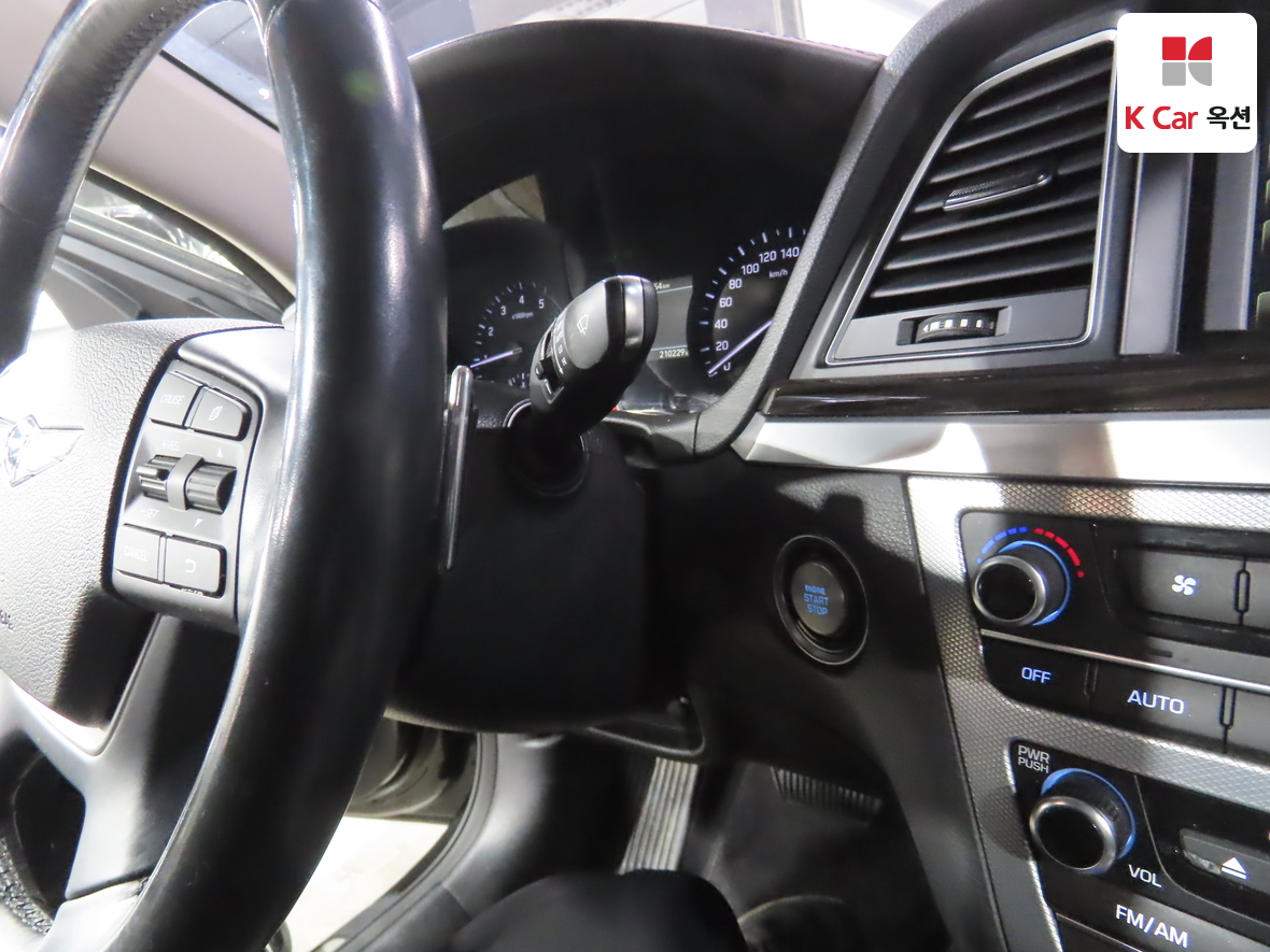 Genesis G80 2018 - Image 11