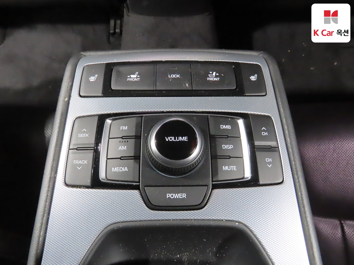 Genesis G80 2018 - Image 28