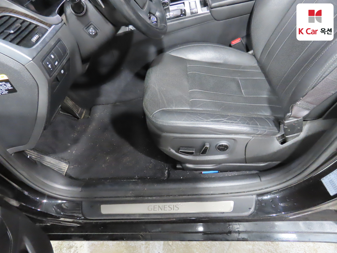 Genesis G80 2018 - Image 18