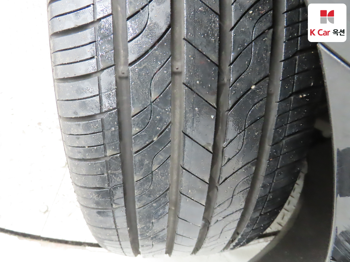 Genesis G80 2018 - Image 36