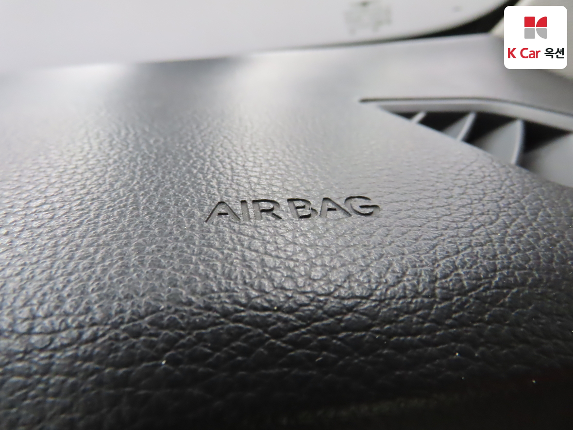 Genesis G80 2018 - Image 35