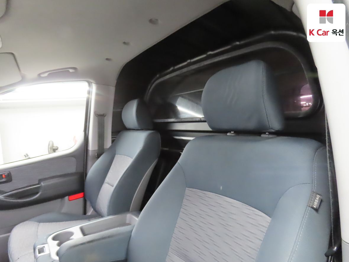 Hyundai Grand Starex 2017 - Image 18