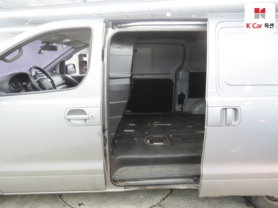 Hyundai Grand Starex 2017 - Image 20