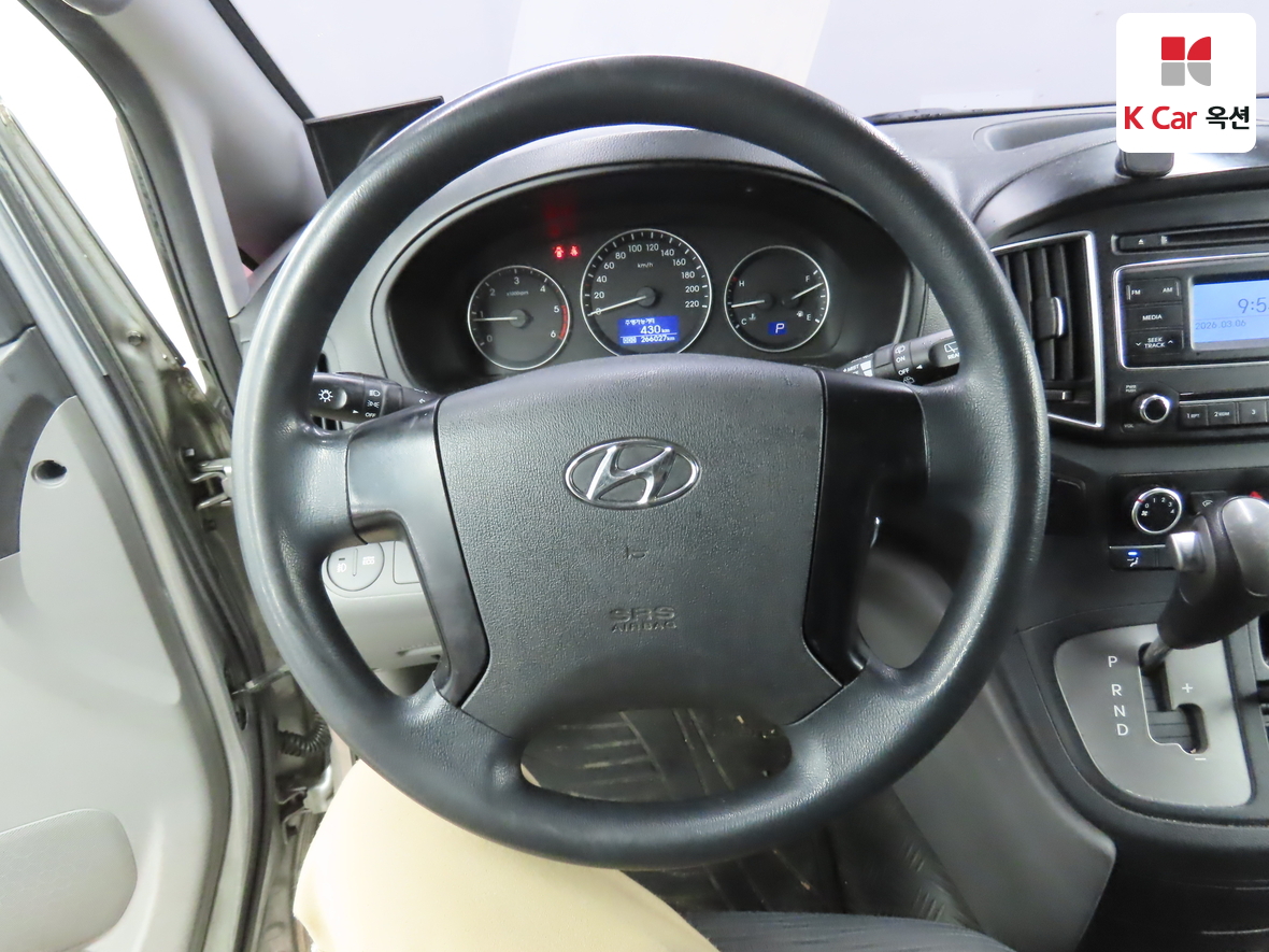 Hyundai Grand Starex 2017 - Image 10