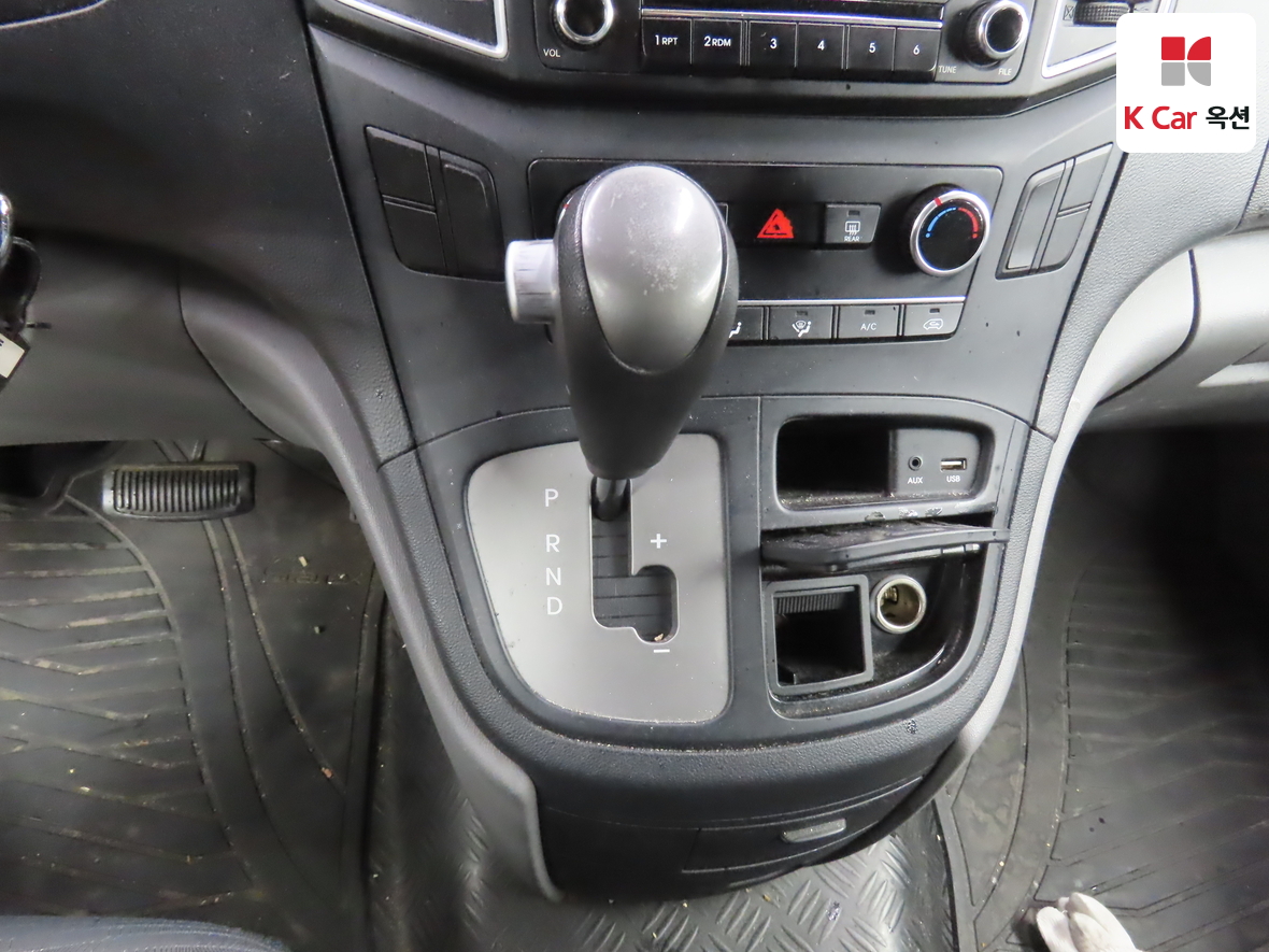 Hyundai Grand Starex 2017 - Image 16