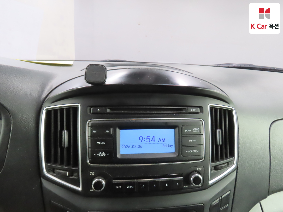 Hyundai Grand Starex 2017 - Image 14