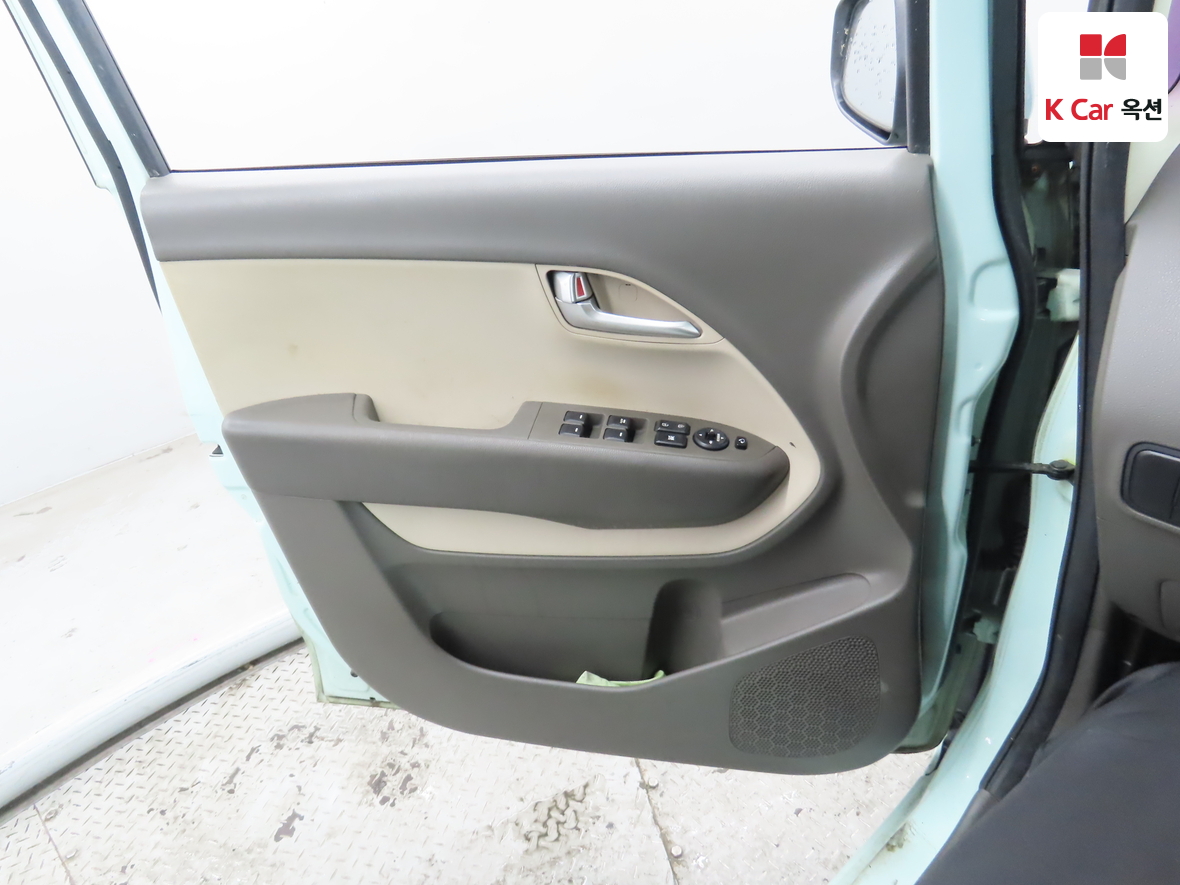 Kia Ray 2013 - Image 8