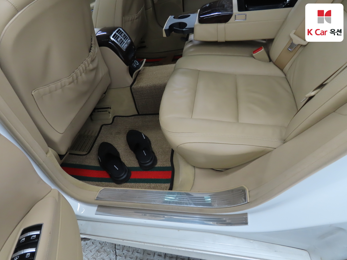 مرسيدس بنز إس كلاس 2010 - صورة 26