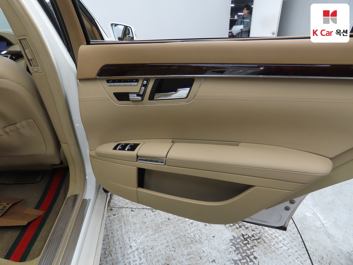 مرسيدس بنز إس كلاس 2010 - صورة 30