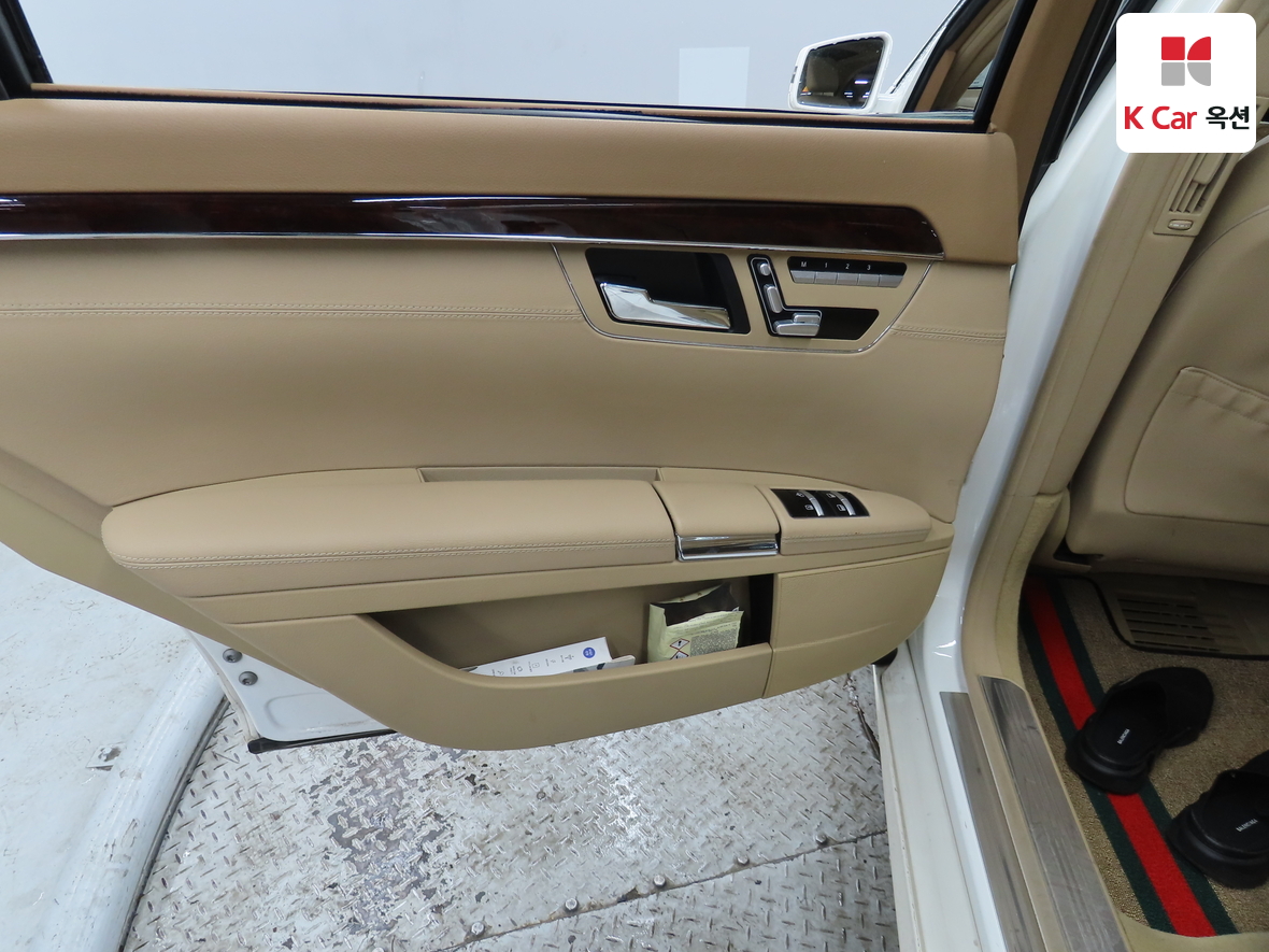 مرسيدس بنز إس كلاس 2010 - صورة 25