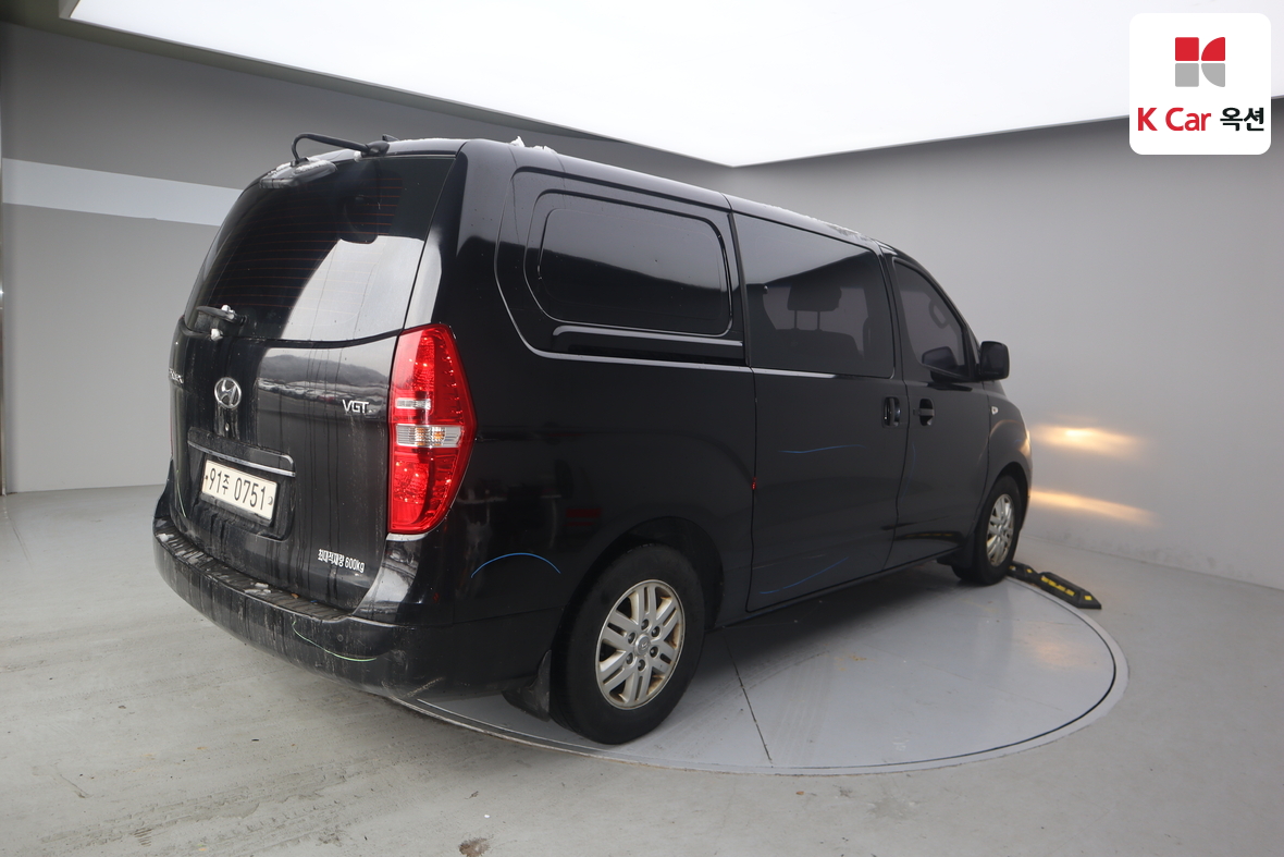 هيونداي جراند ستاريكس 2018 - صورة 2