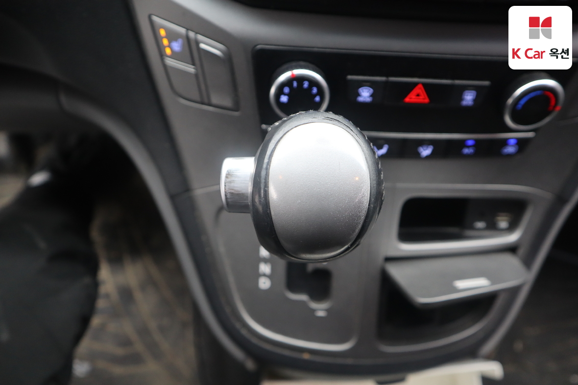 هيونداي جراند ستاريكس 2018 - صورة 15