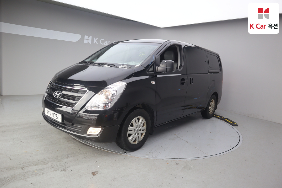 هيونداي جراند ستاريكس 2018 - صورة 1