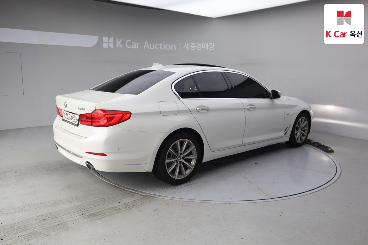 بي إم دبليو الفئة 5 2018 - صورة 2