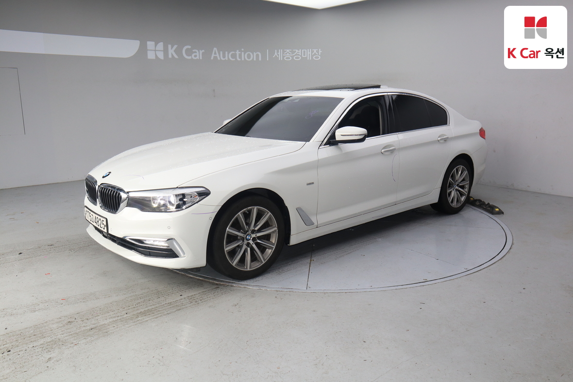 بي إم دبليو الفئة 5 2018 - صورة 1