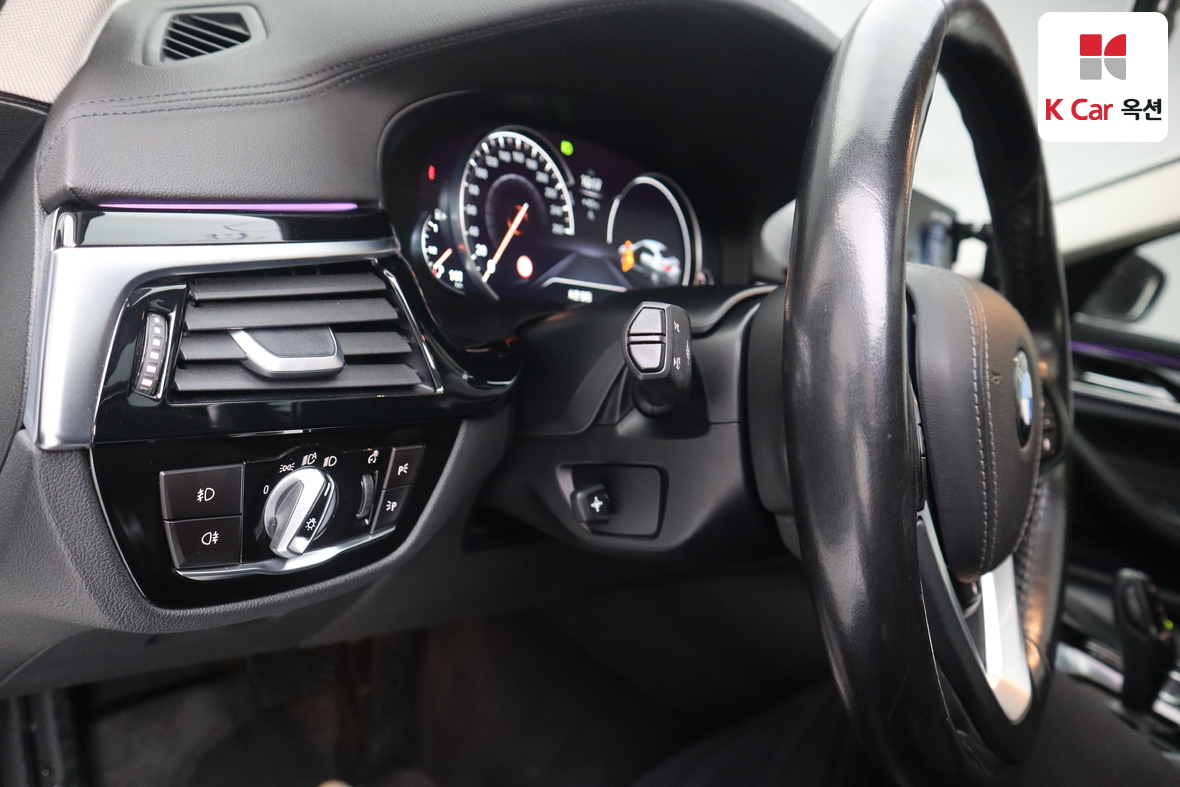 بي إم دبليو الفئة 5 2018 - صورة 9