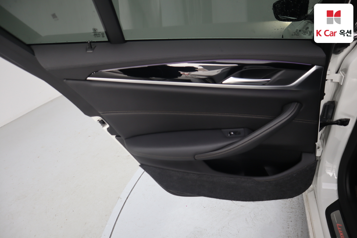 بي إم دبليو الفئة 5 2018 - صورة 24