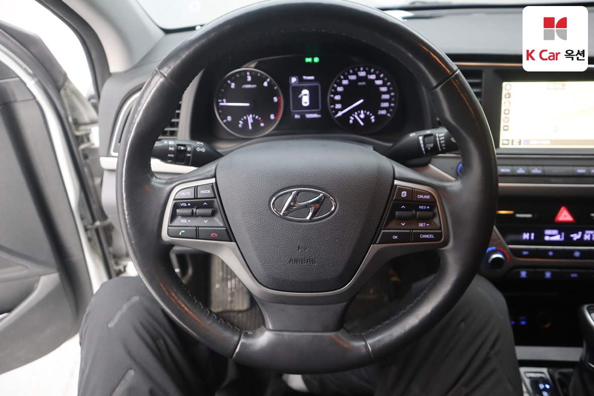 Hyundai Elantra 2016 - Image 10