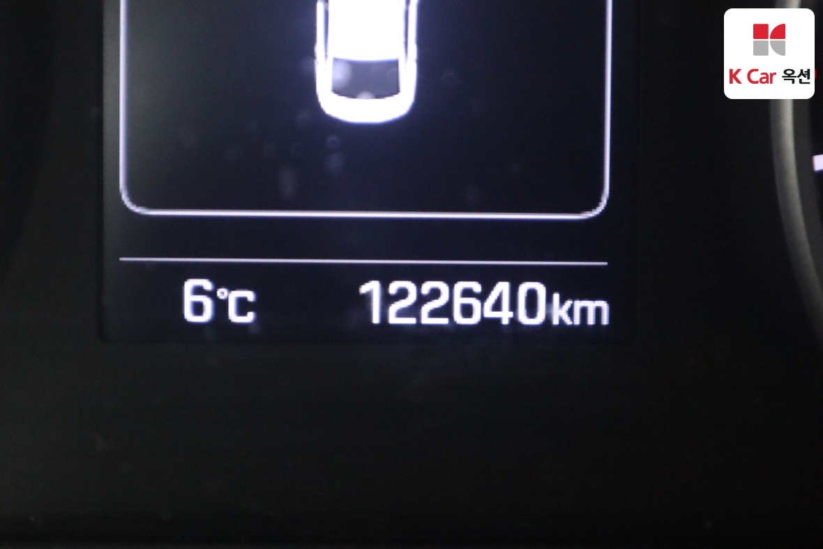 Hyundai Elantra 2016 - Image 4