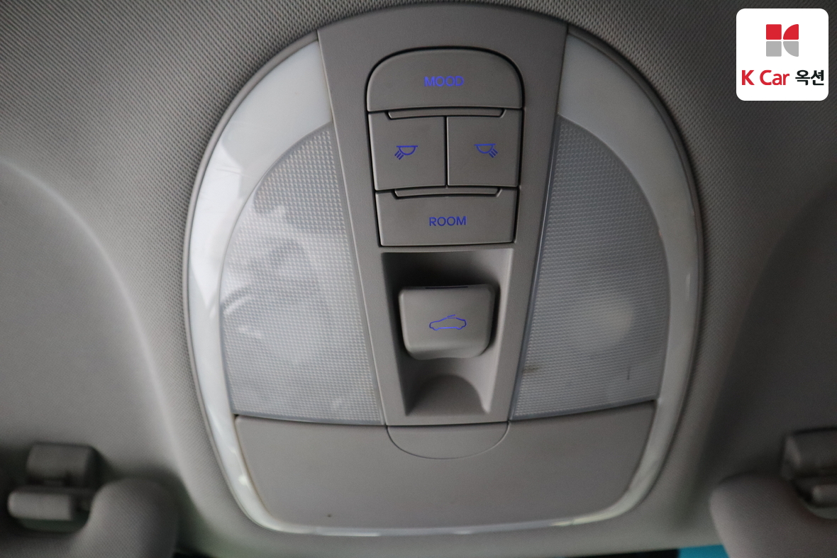 Hyundai Genesis 2009 - Image 13