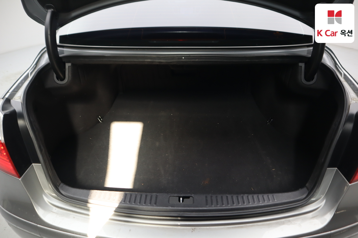 Hyundai Genesis 2009 - Image 28