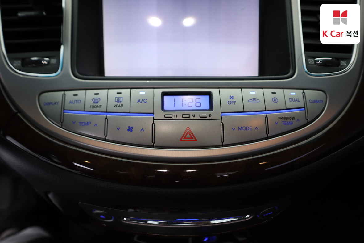 Hyundai Genesis 2009 - Image 15