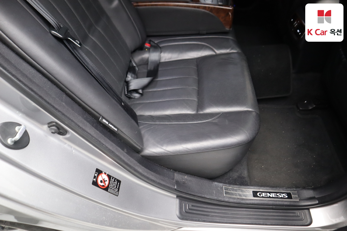 Hyundai Genesis 2009 - Image 30