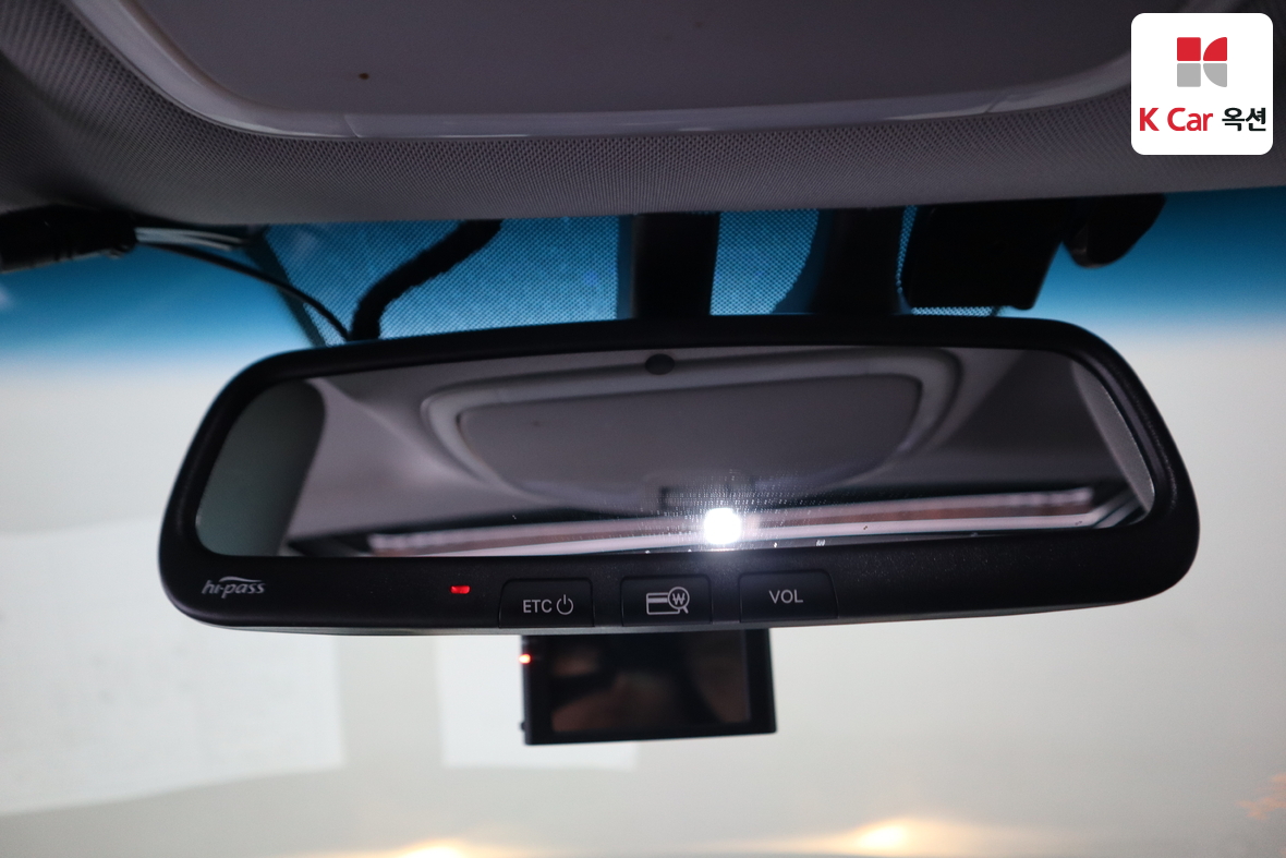 Hyundai Genesis 2009 - Image 12