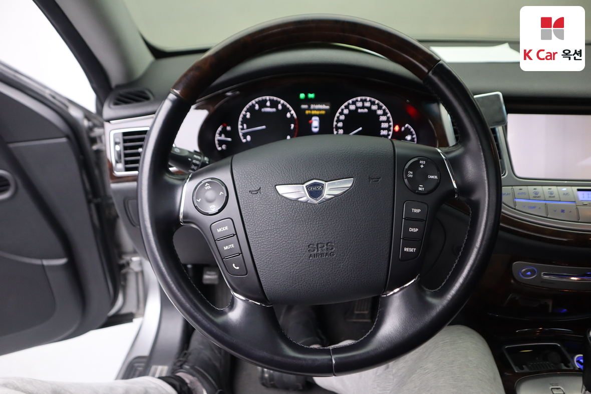 Hyundai Genesis 2009 - Image 10