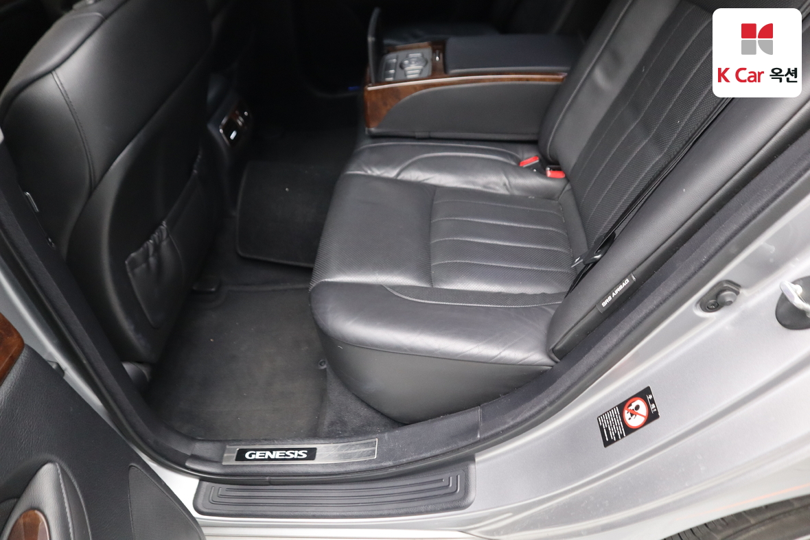 Hyundai Genesis 2009 - Image 25