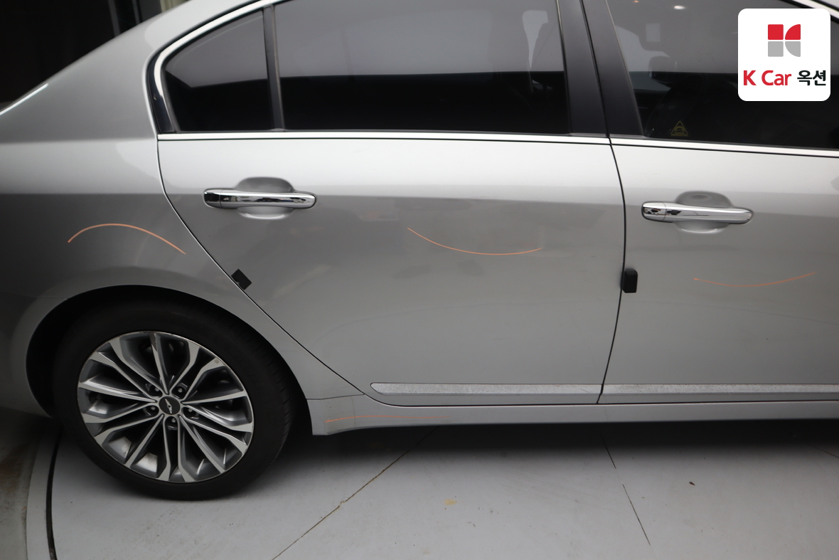 Hyundai Genesis 2009 - Image 37