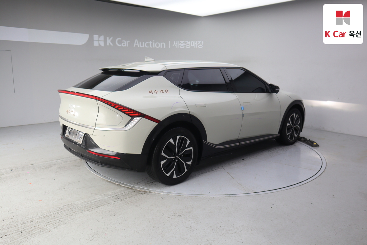 Kia EV6 2022 - Image 2